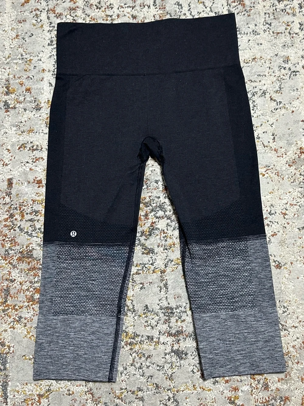 Lululemon Seamlessly Street Crop Leggings size 6